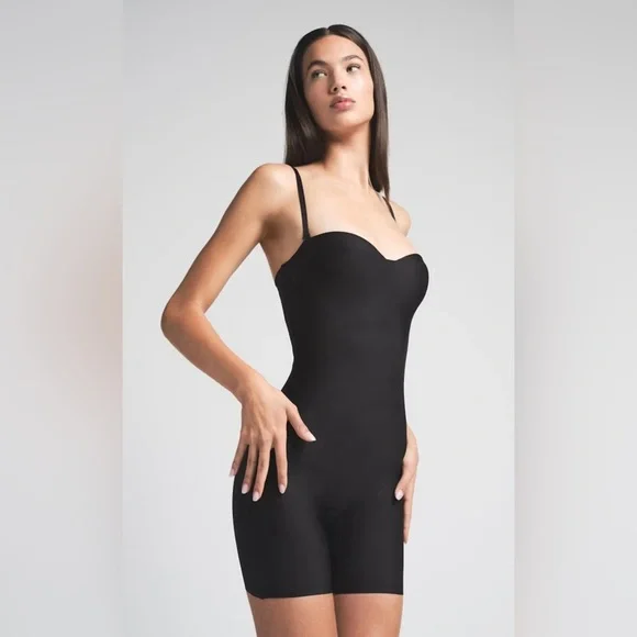 NWT Skims BODY Core Sculpt Underwire Mid Thigh Bodysuit Size Medium in Onyx - Picture 2 of 5